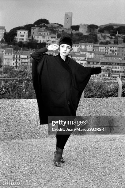 La chanteuse francaise Jeanne Mas, dans le cadre du 37eme festival international du film, à Cannes en France le 13 mai 1984.