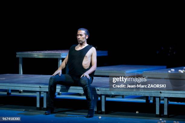 Le danseur et chorégraphe andalou Israel Galván dans « La Fiesta », une pièce de danse qu'il a chorégraphiée, présentée lors de la 71e édition du...