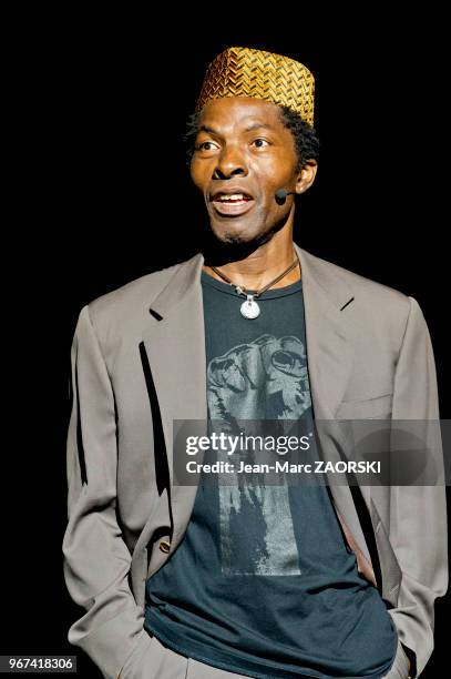 Acteur ivoirien Isaach De Bankolé dans "Femme noire", spectacle d'après un poème de Léopold Sédar Senghor en hommage à la femme africaine, mis en...