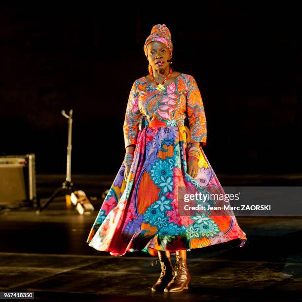 La chanteuse béninoise Angélique Kidjo dans "Femme noire", spectacle d'après un poème de Léopold Sédar Senghor en hommage à la femme africaine, mis...