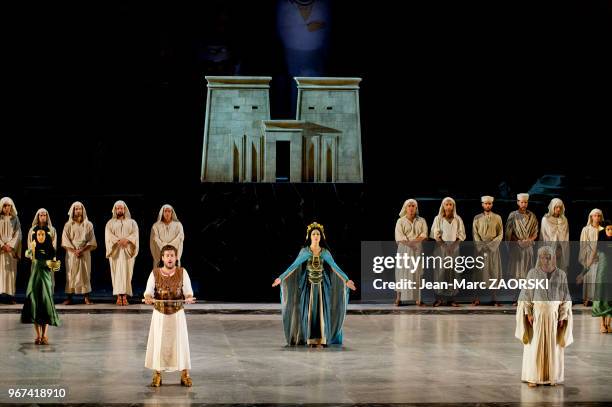 Le ténor argentin Marcelo Alvarez , la soprano française Ludivine Gombert , la basse française Nicolas Courjal et les ch?urs dans « Aïda » , un opéra...