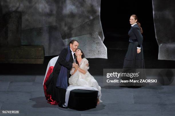 La soprano albanaise Ermonela Jaho , le ténor italien Francesco Meli et Anne-Marguerite Werster dans « La Traviata » de Giuseppe Verdi, un opéra en...