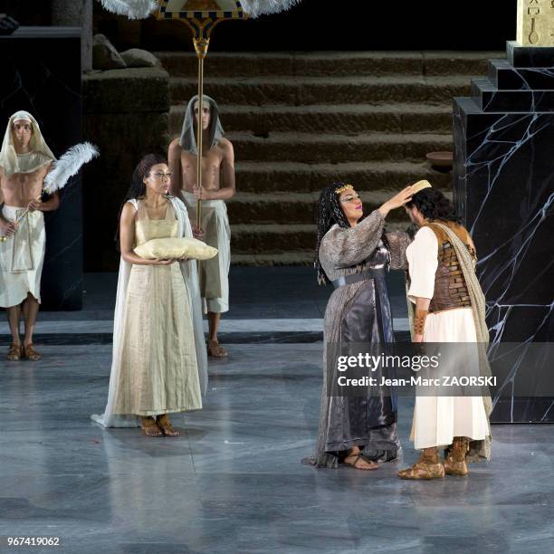 La soprano américaine Elena O'Connor , la mezzo-soprano géorgienne Anita Rachvelishvili et le ténor argentin Marcelo Alvarez dans « Aïda » , un opéra...