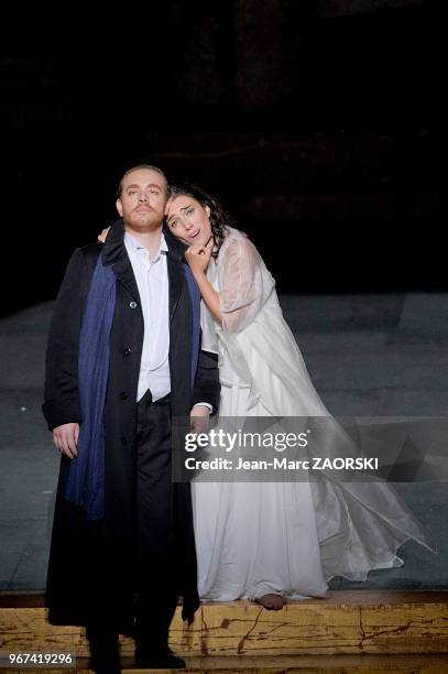 La soprano albanaise Ermonela Jaho et le ténor italien Francesco Meli dans « La Traviata » de Giuseppe Verdi, un opéra en trois actes et un prologue...