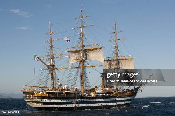 Les Voiles de Légende 2013, avec sur cette image le prestigieux trois mats carré Amerigo Vespucci , navire ecole et fleuron de la Marine italienne,...