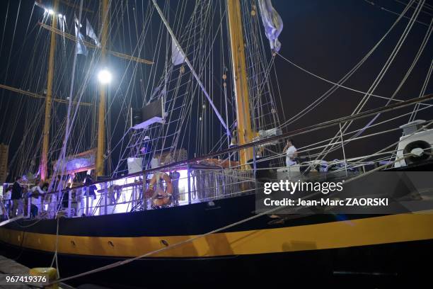 Les Voiles de Legende 2013, avec le prestigieux Royal Helena a quai de nuit a Toulon en France le 29 septembre 2013. Les plus beaux voiliers du monde...