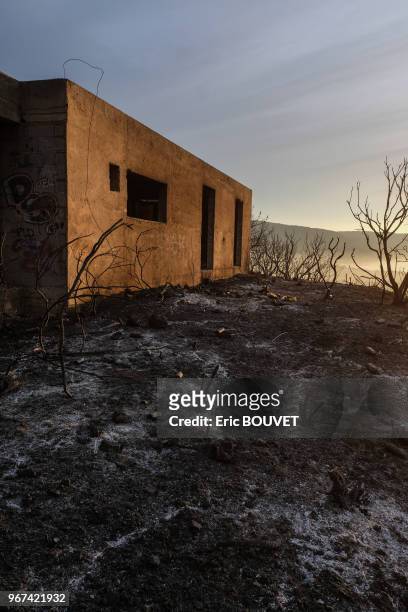 Vestiges d'une habitation après l'incendie en juillet 2017 à Bormes-les -Mimosas, France.