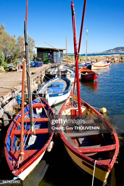 Vieux bateaux de pêche, Etang de Thau, Bouzigues.