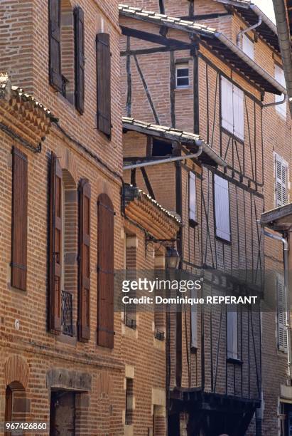 La ville d'Albi, le quartier du Vieil Alby pres de la cathedrale Sainte-Cecile, maisons anciennes en brique typiques du centre historique, Tarn,...