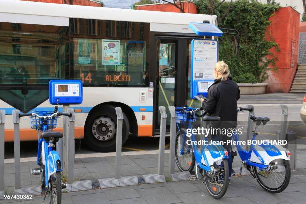 Station des vélos bleus, 18 février 2017 à Nice, Alpes-Maritimes, France.