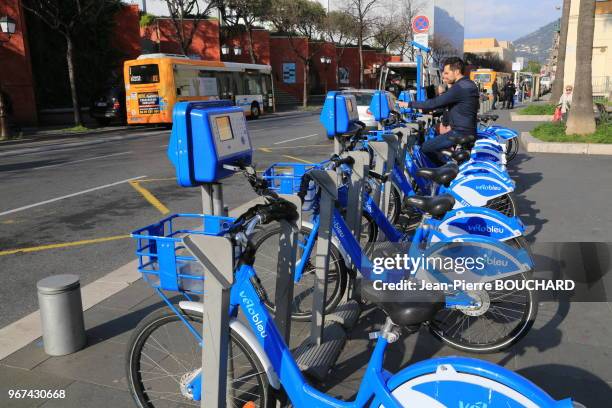 Station des vélos bleus, 18 février 2017 à Nice, Alpes-Maritimes, France.