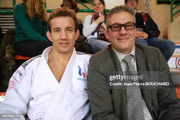 Le judoka Cyril Jonard avec son entraineur Richard Halouin, médaille d?or et d?argent aux jeux paralympiques d?Athènes, 3ème au championnat d?Europe...