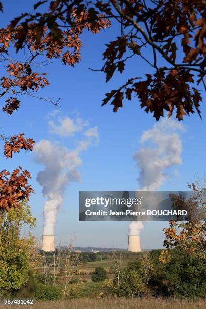 La centrale nucléaire de Golfech sur la commune de Golfech, Tarn-et-Garonne, Occitanie, 27 octobre 2016, France.