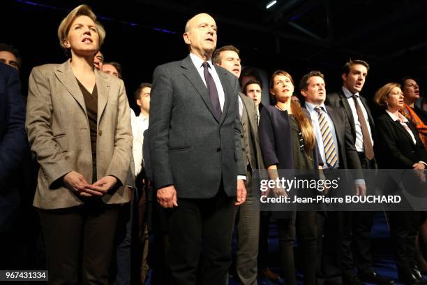 Virginie Calmels et Alain Juppé lors d'un meeting en soutien à la liste Union de la droite pour les élections régionales 2015 de la région Aquitaine...