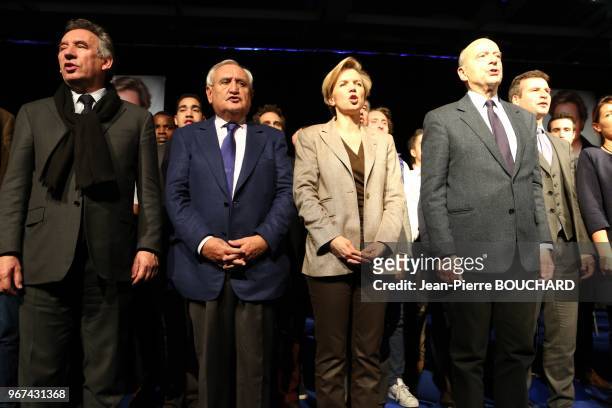 François Bayrou, Jean-Pierre Raffarin, Virginie Calmels et Alain Juppé lors d'un meeting en soutien à la liste Union de la droite pour les élections...
