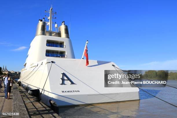 Le 'A' du nom de son propriétaire et de son épouse Andreï et Aleksandra Melnitchenko, yacht de luxe conçu par Philippe Starck et Martin Francis,...