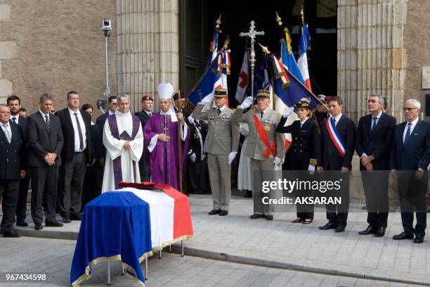 Juillet 2013 : Obseques de Pierre Fabre a Castres. La ceremonie religieuse celebree a la cathedrale Saint Benoi?t et retransmise sur la place...