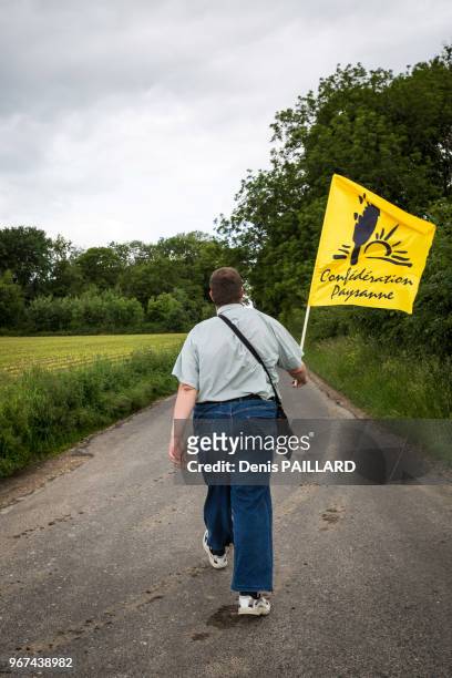 Manifestation contre la ferme des 100 vaches le 28 mai 2015, Ducrat, Somme, France.