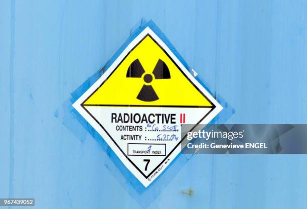 Panneau avertissant du risque de radioactivité, 24 mai 2011, centrale nucléaire de Fessenheim, Haut-Rhin, Alsace, France.
