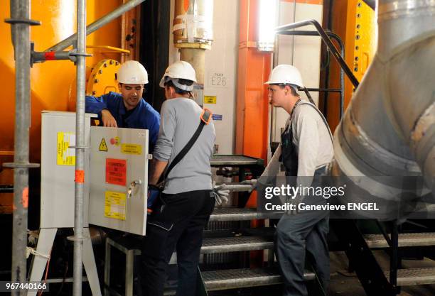 Techniciens, 24 mai 2011, centrale nucléaire de Fessenheim, Haut-Rhin, Alsace, France.