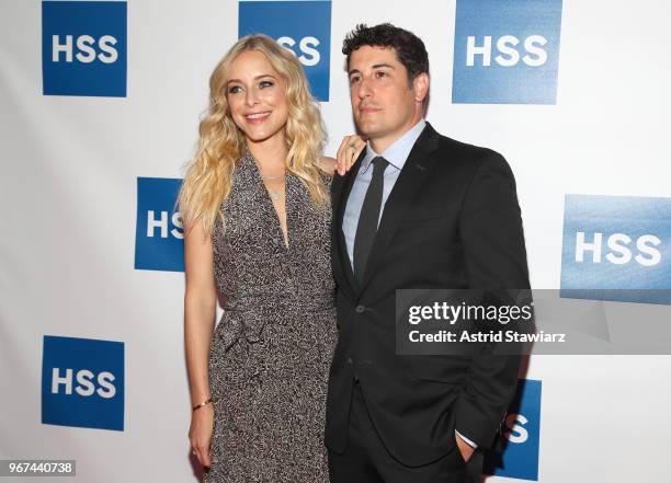 Actor Jason Biggs and Actress Jenny Mollen attend The Hospital for Special Surgery 35th Tribute Dinner at the American Museum of Natural History on...