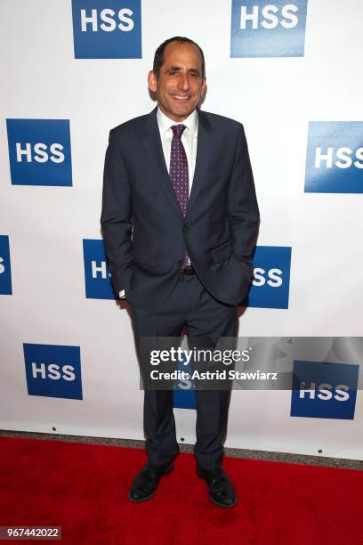 Actor Peter Jacobson attends The Hospital for Special Surgery 35th Tribute Dinner at the American Museum of Natural History on June 4, 2018 in New...