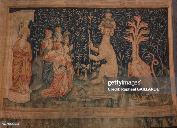 Détail, tentures de l'Apocalypse d'Angers commandée par Nicolas Bataille d'après les cartons de Hennequin de Bruges , 6 mètres sur 140 mètres,...
