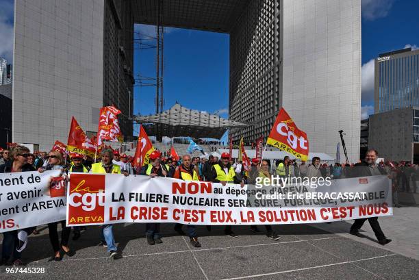 Manifestation des salariés d?Areva contre le plan social le 15 septembre 2015 à La Défense, Hauts de Seine, France.