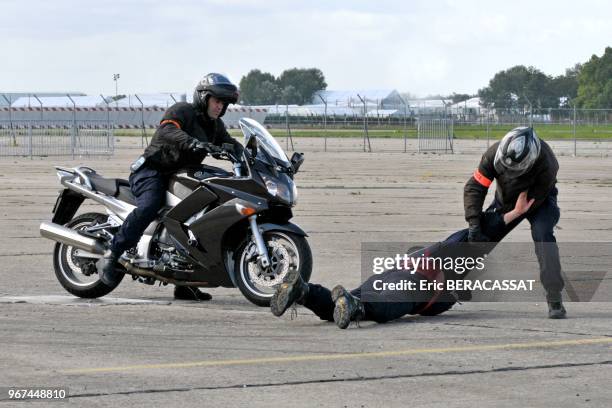 Riposte Example Riposte Photos and Premium High Res Pictures - Getty Images