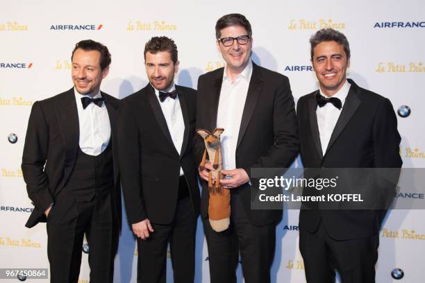 Stefano Accorsi et Mark Osborne lors de la première du film 'Le Petit Prince' pendant le 68eme Festival du Film Annuel au Palais des Festivals le 22...