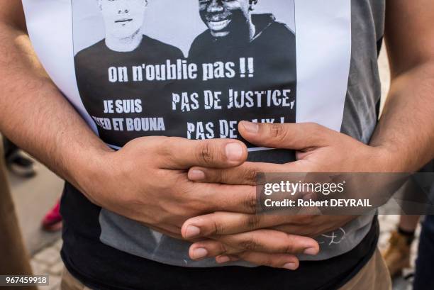 Rassemblement devant le Palais de Justice de Lyon pour protester contre le jugement rendu dans le procès opposant la police et les familles de Zyed...