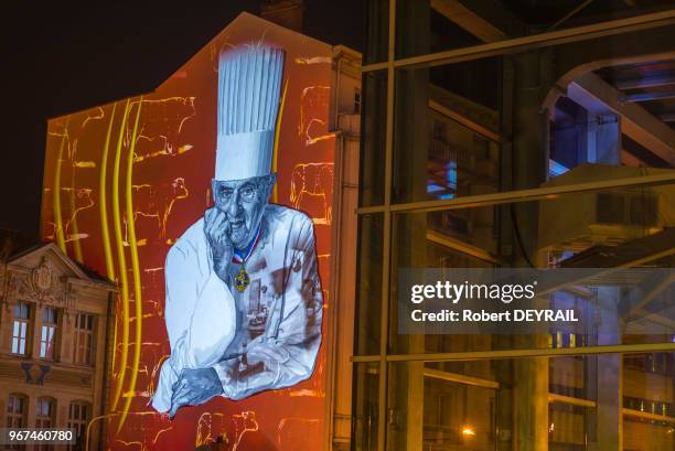 En 2015 et pour la 50 ème année consécutive, le cuisinier du siècle a été couronné de 3 étoiles au guide Michelin, l?excellence du chef lyonnais...