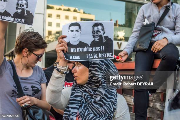 Rassemblement devant le Palais de Justice de Lyon pour protester contre le jugement rendu dans le procès opposant la police et les familles de Zyed...