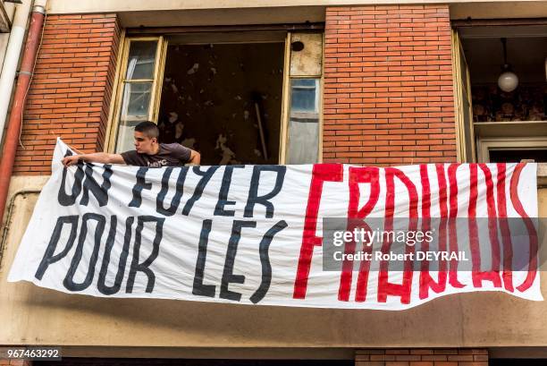 Le Groupe d'extrême droite "Groupe Union Défense" jugeant que l'état et les associations privilégient les étrangers au détriment des nationaux, a...