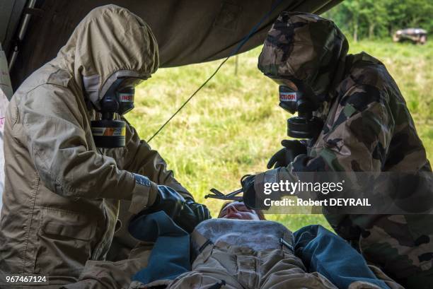 Exercice national EXOSAN 2017 est placé sous la direction de l?Ecole du Val de Grâce , piloté par le centre de formation opérationnelle santé , en...