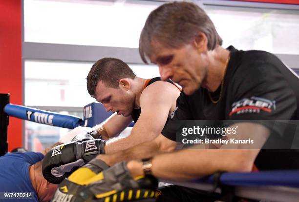Jeff Horn and Trainer Glenn Rushton take a timeout between rounds during a training session on June 4, 2018 in Las Vegas, Nevada.