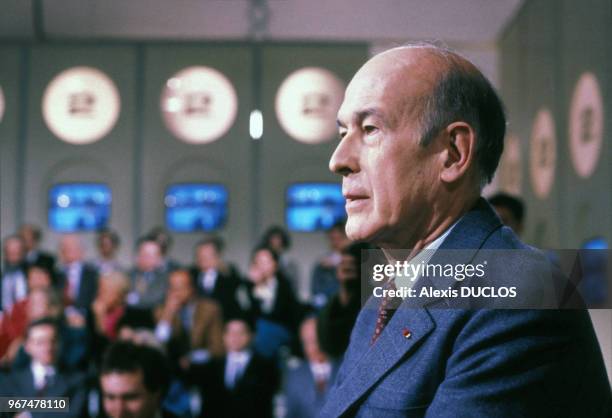 Valéry Giscard d'Estaing invité de l'émission télévisée 'L'Heure de vérité' le 29 janvier 1986 à Paris, France.