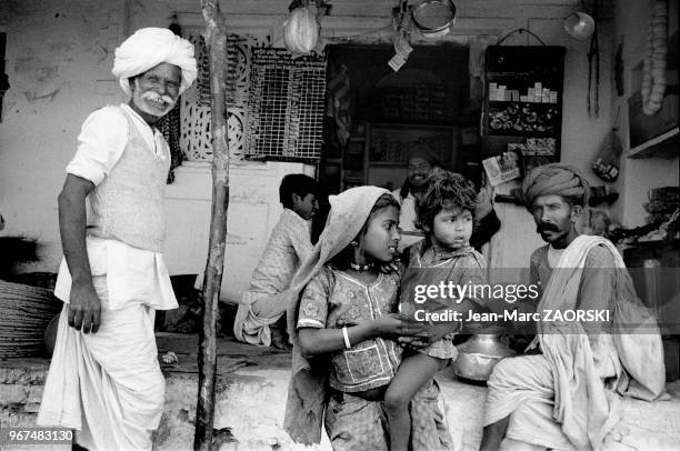 Scène de vie quotidienne, le 28 novembre 1982 à Pushkar, Rajasthan, Inde.