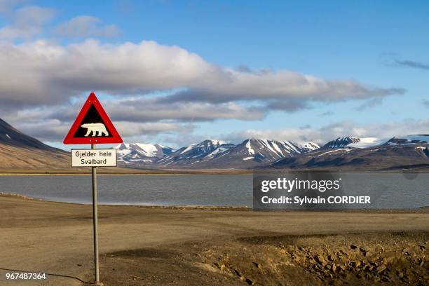 Norvège, Svalbard , Longyearbyen, panneau de signalisation d'ours blanc.