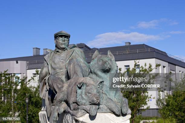 Federation de Russie, District autonome de Chukotka, ville d' Anadyr, Statue en bronze dediee a la memoire d'un celebre ecrivain Tchouktche, Yuri...