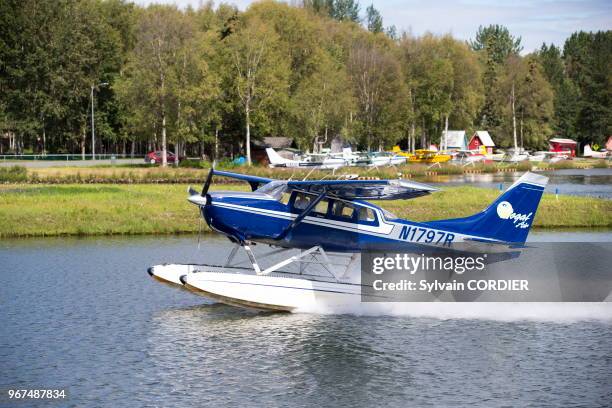 Amérique du Nord, Alaska, Anchorage, Lake Hood, base des hydravions,1981 CESSNA U206G.