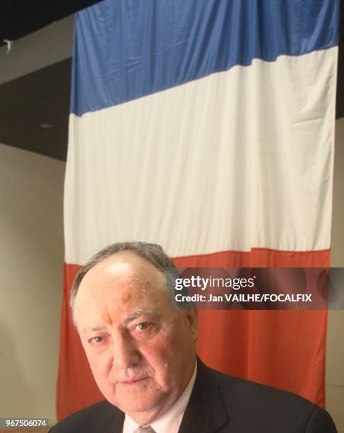 L'initiative de l'Assemblee des Francais a l'etranger et de l'Union francaise, plusieurs debats ont ete organises a Montreal, avec les representants...