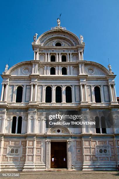 Façade de l''église San Giovanni in Bragora où futur pape Paul II et compositeur Antonio Vivaldi ont été baptisés, Castello , Venise, Italie.