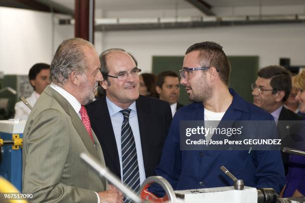 Instituto Virgen de la Paloma. Their Majesties Kings, D. Juan Carlos I and Da. Sofia, chaired the Inauguration of the Training Course Training...