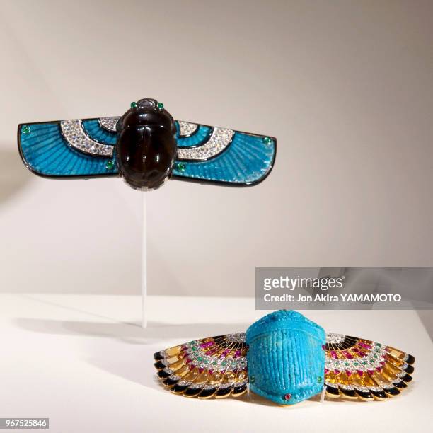 Broches scarabées crée en 1924 et 1925 par le joaillier Cartier Paris, lors de l'exposition 'Brilliant: Cartier in the the 20th century' au musée...