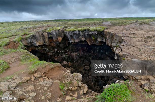 Raufarholshellir, tunnel de lave formé sous une coulée, dans la région du Sudurnes en Islande.