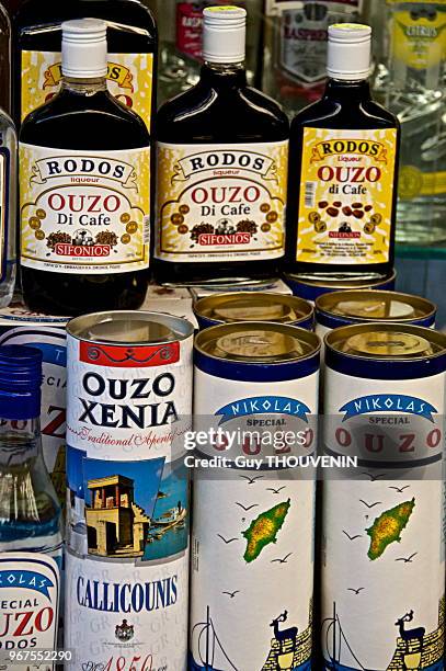 Bouteilles d'OUzo, Ville de Rhodes, Ile de Rhodes.