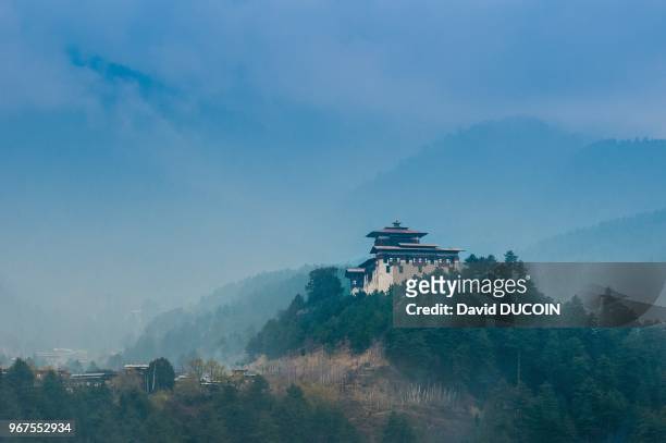 Monastere Jakar dzong, le 21 mars 2013, region de Bumthang, Bhoutan.