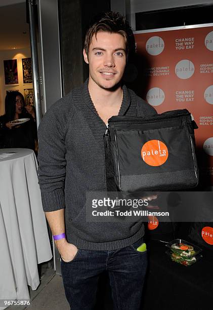Actor Josh Henderson poses at the Kari Feinstein Golden Globes Style Lounge at Zune LA on January 15, 2010 in Los Angeles, California.