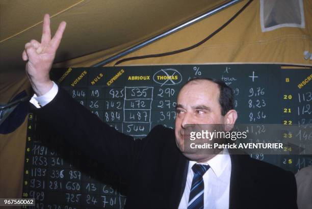 Jean-Claude Abrioux le soir du 4ème tour des éléctions législatives à Aulnay-sous-Bois le 13 novembre 1983, France.